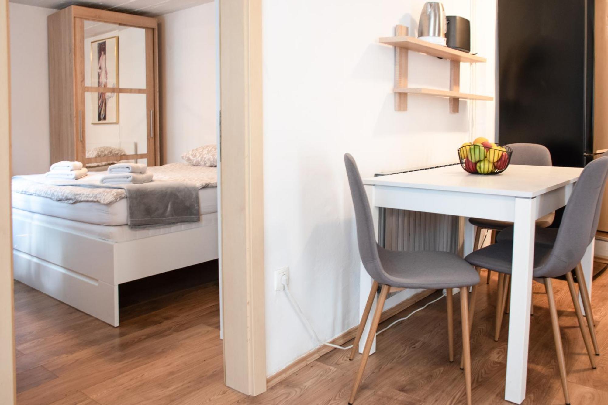 Twin-magnolias With Garden, Parking & Ev Station * Zagreb